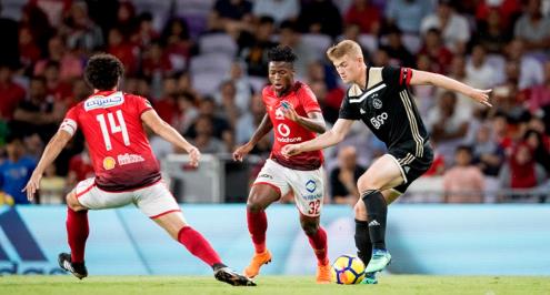 الأهلي يكرم غالي في مباراة اعتزاله بالفوز على أياكس